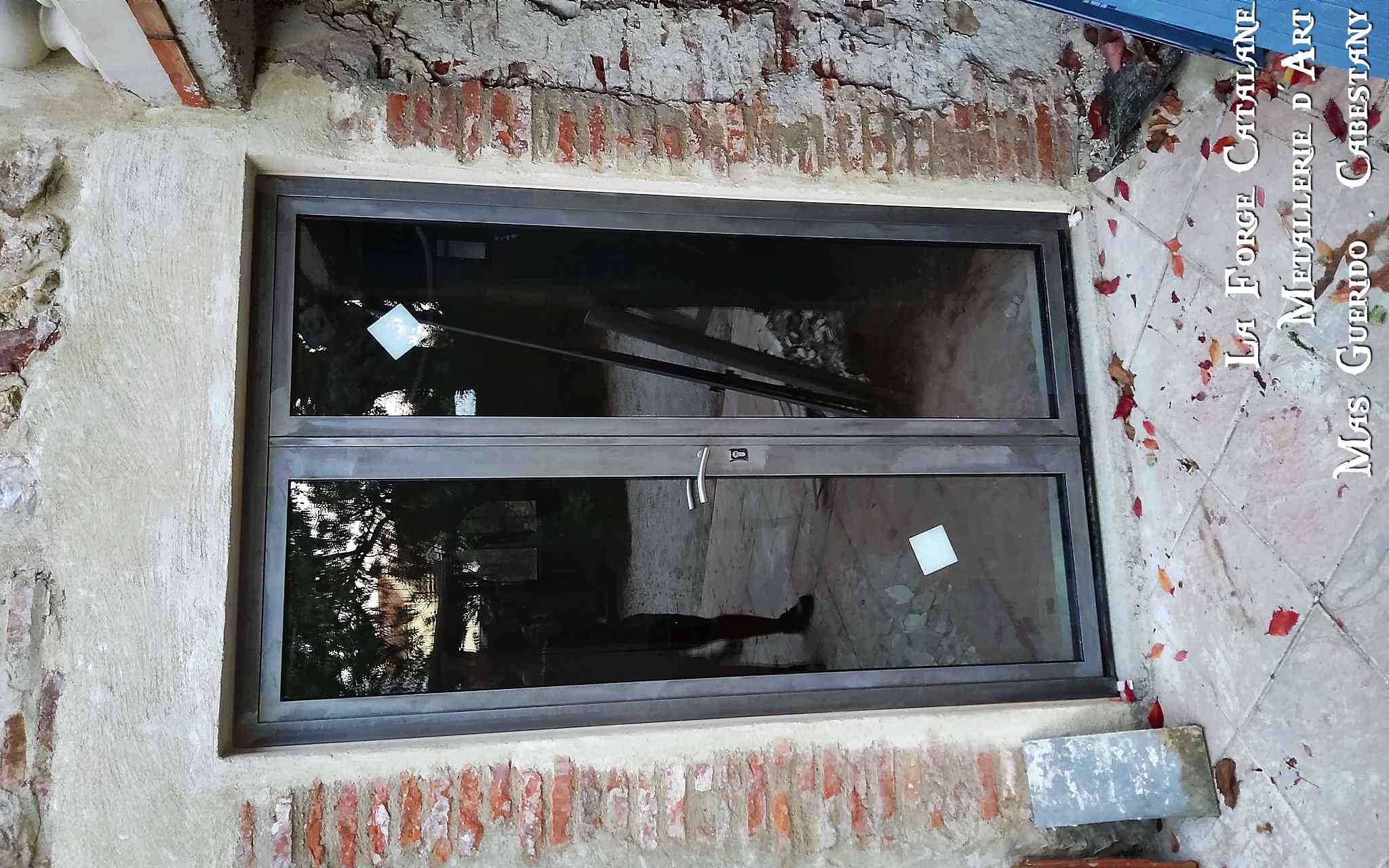 porte fenetre avec verre anti effraction forge catalane.jpg